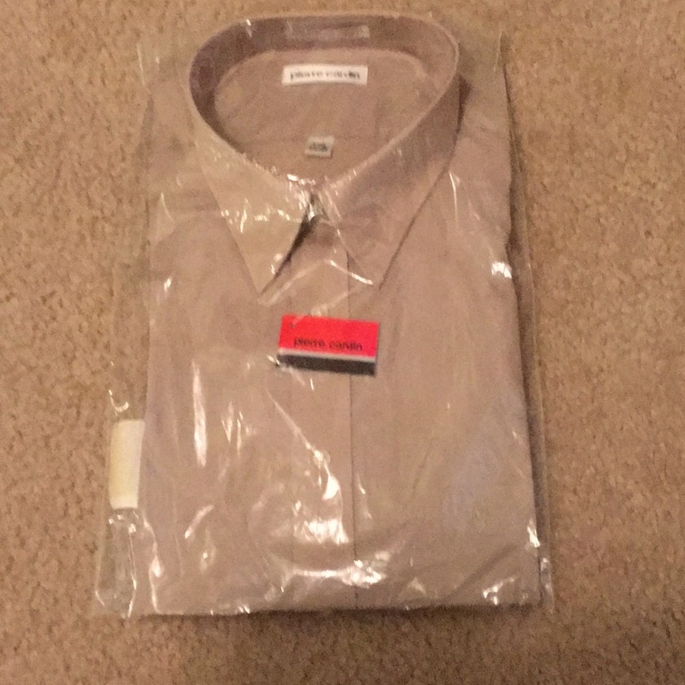 Mens dress shirt by Pierre Cardin size 17 1/2  34/35